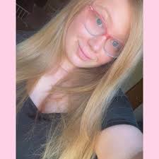 Alexis Mckeever's Instagram, Twitter & Facebook