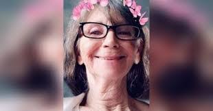 Ellen Oldham's Instagram, Twitter & Facebook