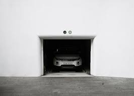 .land rover defender, range rover, discovery and freelander vehicles so you can be assured that your copyright © 2020, rangerover garage. Hd Wallpaper Silver Land Rover Range Rover Suv Parked Inside Garage Car Transportation Wallpaper Flare