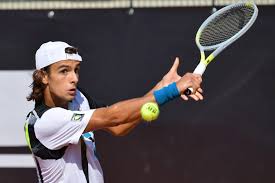 La capacità di trasformare una passione in un'azienda italiana, oggi presente in 60 paesi nel mondo. Chi E Lorenzo Musetti Il Predestinato Del Tennis Italiano Che Sogna Di Seguire Le Orme Di Federer