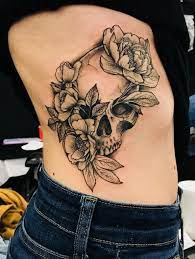 Https Www Reddit Com R Tattoos Comments 9bjs6c Botanical Skull Done By Bridget Punsalang Of Skull Tattoo Tattoos Skull