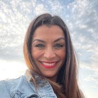 Andrea Schiffer's Instagram, Twitter & Facebook