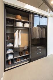 Schränke sind besonders beliebte möbel, um viel stauraum zu schaffen. Einbauschrank Nach Mass Einbauschrank Schranksystem Schrank