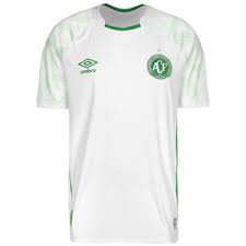 A new movie shows how survivors and supporters are coping. Weitere Vereine Chapecoense Fanshop Fan Shop Bei Outfitter