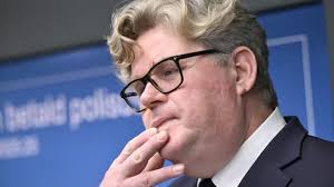 Maria polvorosa desnuda