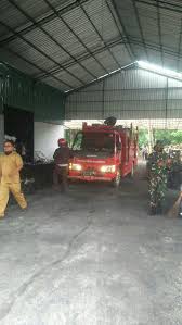 Lokasi pabrik masker di jombang wahid hasyim no.26, jombang, kec. Mojoagung Pabrik Arang Di Desa Kabare Wong Jombang Facebook