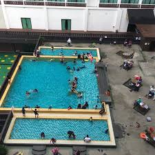 Υπάρχει διαθέσιμο πάρκινγκ στο mitc ancasa hotel melaka; The Green Flooring Shows The Uneven Floor Which Many Guests Tripped Over Picture Of Mudzaffar Hotel Melaka Ayer Keroh Tripadvisor
