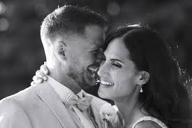 Ljubav ne poznaje granice ... Rozalija i Stiven su doputovali iz daleke  Njemačke da bi svoje veliko DA rekli jedno drugome u svojoj domovini.  Ljubavna priča snimljena je na dan vjenčanja na