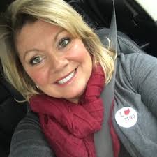 Dee Anna Chickerella (@DChickerella)