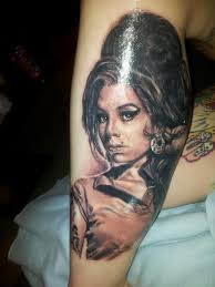 Amy winehouse tattoos the latest appearance by a dishevelled, tired and emotional amy winehouse in the nation's tabloids has revealed she has added yet another tattoo to her collection. Amy Winehouse Tattoos Deera Chat Blog
