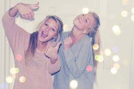 Today, all you need is a standard smartphone and you're ready to start capturing snapshots. Pin By Allie Ozier On The Perks Of Being A Girl Friends Photography Best Friend Photography Best Friend Photoshoot