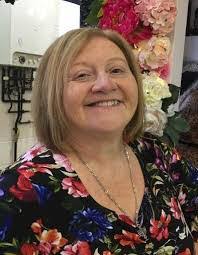 Leslie Spence's Instagram, Twitter & Facebook