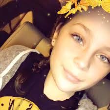 Elena Delvalle's Instagram, Twitter & Facebook