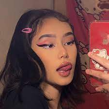 Beauty bloggers and the kardashian/jenner clan are pros at channeling the vibe, as well as lori harvey. Aesthetic Instagram Baddie Makeup Tumblr Novocom Top