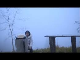 带孩子到深山茅草屋生活第4天 突然大雾 难免害怕 youtube mountain top foggy simple living