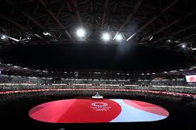 A tokiói olimpia pénteki megnyitóünnepségén több mint 1800 drón formázott egy forgó földgömböt. Zoumwniltsbf2m