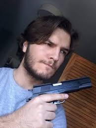 My hair is now long enough to start being independant and refuse to do  Leon's hairstyle so here's Kevin Ryman instead. I'll go...