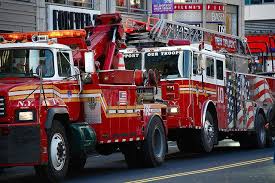 Fdny Pompier New York 7 Fire Trucks Emergency Vehicles Fire Apparatus
