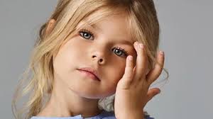 Désignée comme la plus belle fille du monde à l'âge de six ans, la française thylane blondeau a défilé pour dolce fille du footballeur patrick blondeau et de l'actrice et présentatrice veronika loubry, thylane blondeau est une habituée. Alina 6 Ans Elue La Plus Belle Petite Fille Du Monde Photos Rtl People