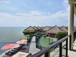 Banyak tempat menarik untuk jalan makan angin di shah alam untuk pengalaman melancong yang menyeronokkan! Hotel Tour 5 Pengalaman Menginap Di Hotel Mewah Avani Sepang Goldcoast Resort Chasing The Sun Travel Blog
