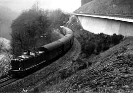 Mai 1971 zwei züge in dahlerau einem ortsteil von radevormwald zusammen. Radevormwald Neuland 01 1970 Eisenbahnfotograf Essenz Eines Lebens
