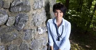 Ardından odtü mimarlık bölümü'nü bitirdi. Ozlem Gurses Kimdir Sunucu Ozlem Gurses Biyografisi Haberler