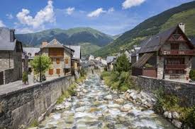 Las 10 Mejores Ciudades De Espana Para Visitar En Invierno Viajar Por Espana Pueblos De Espana Espana