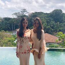 Julia rais dan tengku mahkota telah dikurniakan dengan tiga orang anak perempuan yang kini sedang membesar dan comel seperti ibunya juga. Cantik Cantik Inilah Potret 3 Putri Raja Malaysia Yang Baru Foto 2