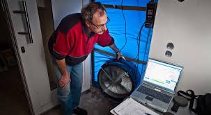 Holtkamp heating & a/c, inc. Ein Blower Door Test Pruft Die Luftdichtheit Der Gebaudehulle