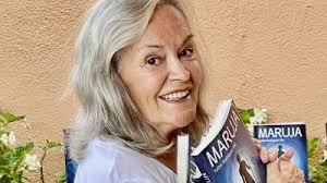 La nueva voz de la poesía contemporánea: Sandy presenta "Seguiré regando mi  cactus, quizás lo ahogue en algún momento"