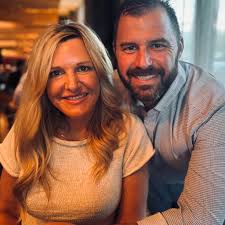 Seeking support for the burial of William R. Love from a living family  member that wants him to have a good sendoff with minimal family in the  state. Anyone that is able