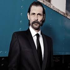 1970 yılında ankara'da doğan erdal beşikçioğlu, hacettepe üniversitesi devlet konservatuarı mezunudur. Erdal Besikcioglu Cocukluk Dizisi Mahir Kimdir Kac Yasinda Nereli Boyu Ve Kilosu Biyografi Sitesi