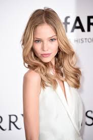 In 2008 she made it in the cover page in the russian edition of the magazine vogue and l'officiel. Sasha Luss Photo 49 Of 67 Pics Wallpaper Photo 811105 Theplace2
