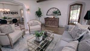 Fixer Upper Season 5 Love The Wall Colors And Molding In This Tudor Hgtv Fixer Upper Living Room Classic Furniture Living Room Fixer Upper Living Rooms