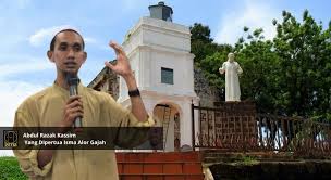 Kesultanan melayu melaka (كسلطانن ملايو ملاك) diasaskan oleh seorang putera srivijaya beragama hindu yang berasal dari palembang iaitu parameswara di antara tahun 1400 hingga tahun 1403. Tukar Nama Bukit St Paul Mca Perlu Hormat Sejarah Malaysia Isma