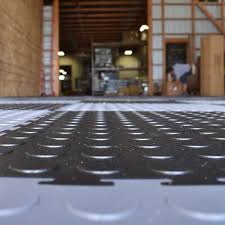 This 20x20 garage plastic interlock tiling provide a fresh new style and is easy to clean. Industrial Pvc Coin Garage Tile Floors For Warehouses Buildings