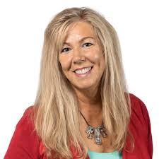 Lisa Thies's Instagram, Twitter & Facebook