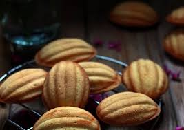 Namun perbedaan dari bolu panggang terletak pada bahan pembuatannya. Resep Bolu Kering Jadul Oleh Veronica Dhani Cookpad