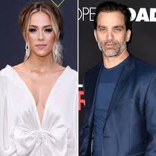 #i fall in love while giffing #just look at that smile #oh my my. Jana Kramer Annoyed Ex Johnathon Schaech Posted Their Wedding Pic Newsopener