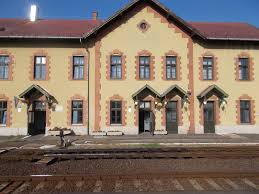 A ház alsó szintjén, a földszinten disznót tartottak, titokban. Dosiero Bahnhof 2017 Mateszalka Jpg VikivojaÄo