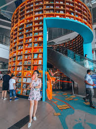 Bookxcess @ gurney paragon mall also has two 'cafe wolf' corners if you need a quick way to refill an empty stomach or quench your thirst. Malaysia S First Ever Book Tunnel Concept Bookstore Opens At Bookxcess Sunsuria Forum Betty S Journey