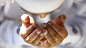 Sesudah membaca surat yasin dianjurkan untuk membaca doa, karena momen tersebut mustajab. Doa Sesudah Membaca Surat Yasin Arab Latin Dan Terjemahan Ini Keutamaannya Surya