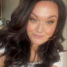 Amber Eslinger's Instagram, Twitter & Facebook