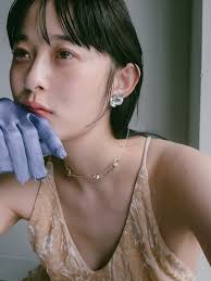 Flora Pierce｜花弁デザインピアス