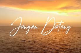 overtune a e bawa de jauh sudah jangan bale bale f#m e mo bagaimana lagi kalo su tapele d a sa su rela ko bawa jauh. Lirik Dan Chord Lagu Jangan Datang Near Feat Yuyun Halaman All Kompas Com