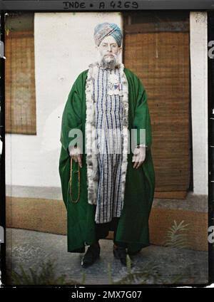 Delhi, India The Muslim high priest (sic) of Delhi, Mr. Maulvi Sayed Ahmad, Clothing, Personality, Religion, HD, Human beings, Festive costume, Religious clothing, Religious personality, Islam, exists in high definition, Portrait, Man,