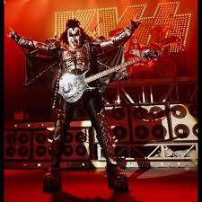 Gene Simmons (sinh ngày 25 tháng 8 năm 1949) còn được biết đến với biệt  danh "The Demon" là một nhạc sĩ người Mỹ sinh ra ở Israel. Ông là bassist và