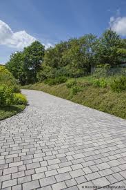 Grosszugige Einfahrt Einfahrt Einfahrt Gestalten Betonpflaster