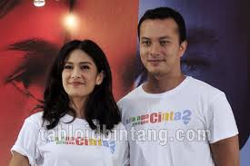 Mendampingi dian sastrowardoyo, ada oka antara menjadi farish, hannah al rashid mengisi karakter nad, dan nicholas saputra sebagai bono, terang publisis film aruna & lidahnya, nazyra c. Soal Ciuman Dengan Dian Sastrowardoyo Nicholas Saputra Kita Lakukan Ini Sangat Serius Tabloidbintang Com