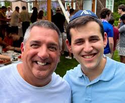 The only thing hotter than the weather was the #alvarezandmarsal #global  #transactionadvisory Group's #NewYork annual summer clambake in the  #Hamptons today! With this rate of growth we're gonna need a bigger pool….